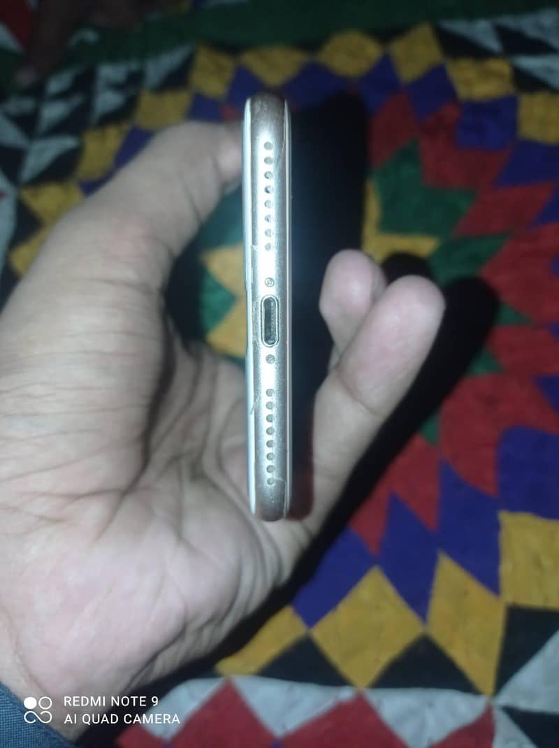 Apple iPhone 8 Plus 5