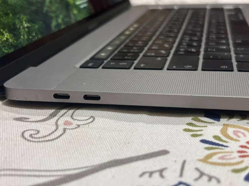 MacBook pro 2019 Model 4