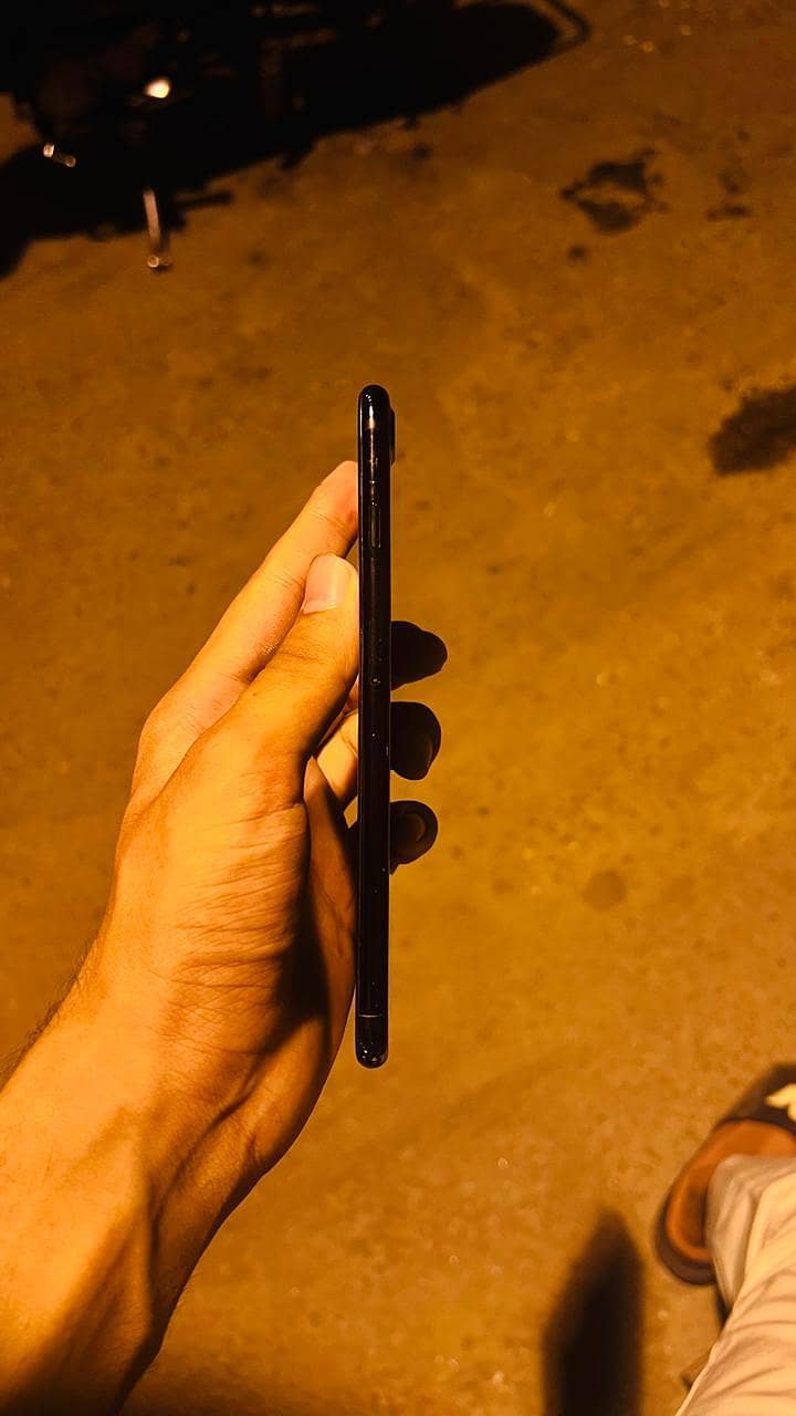 Apple iPhone 7 Plus 4