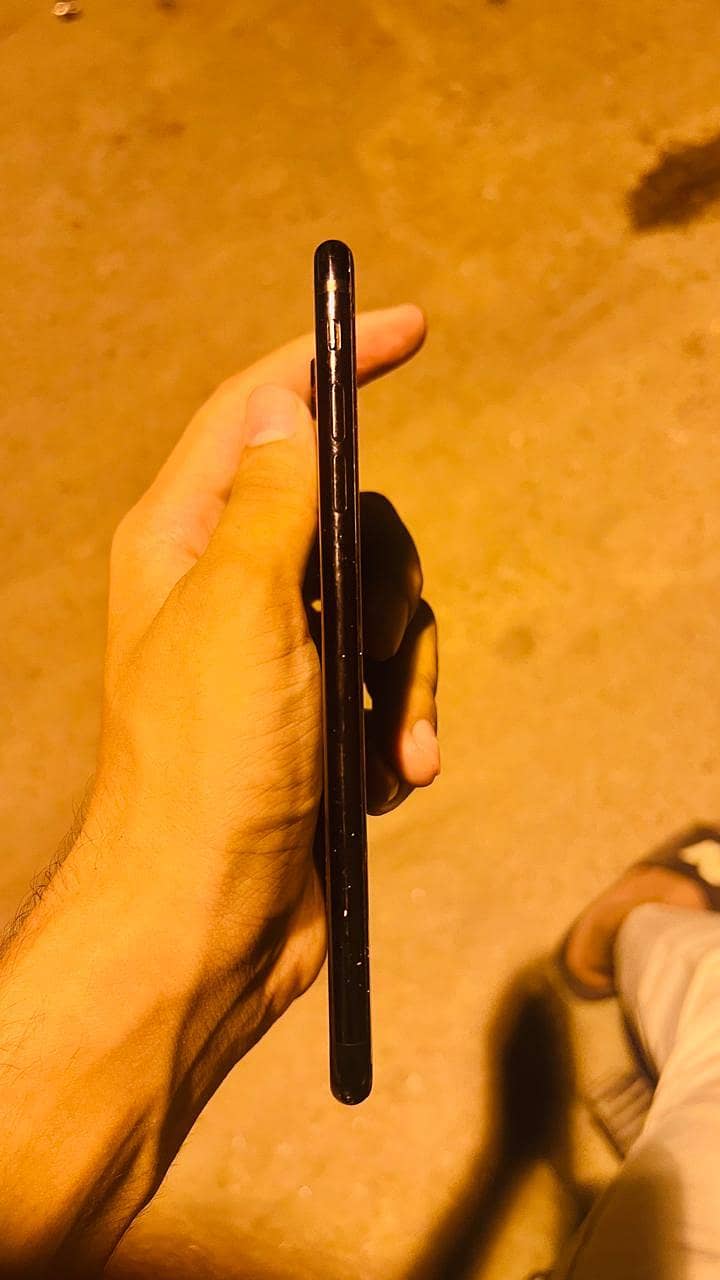 Apple iPhone 7 Plus 5