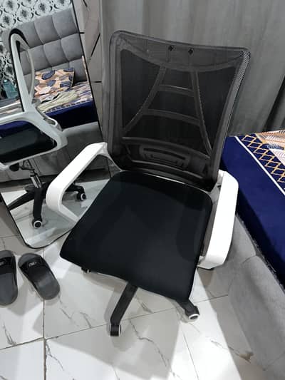 Imported Ergonomic Office Chair – Barely Used