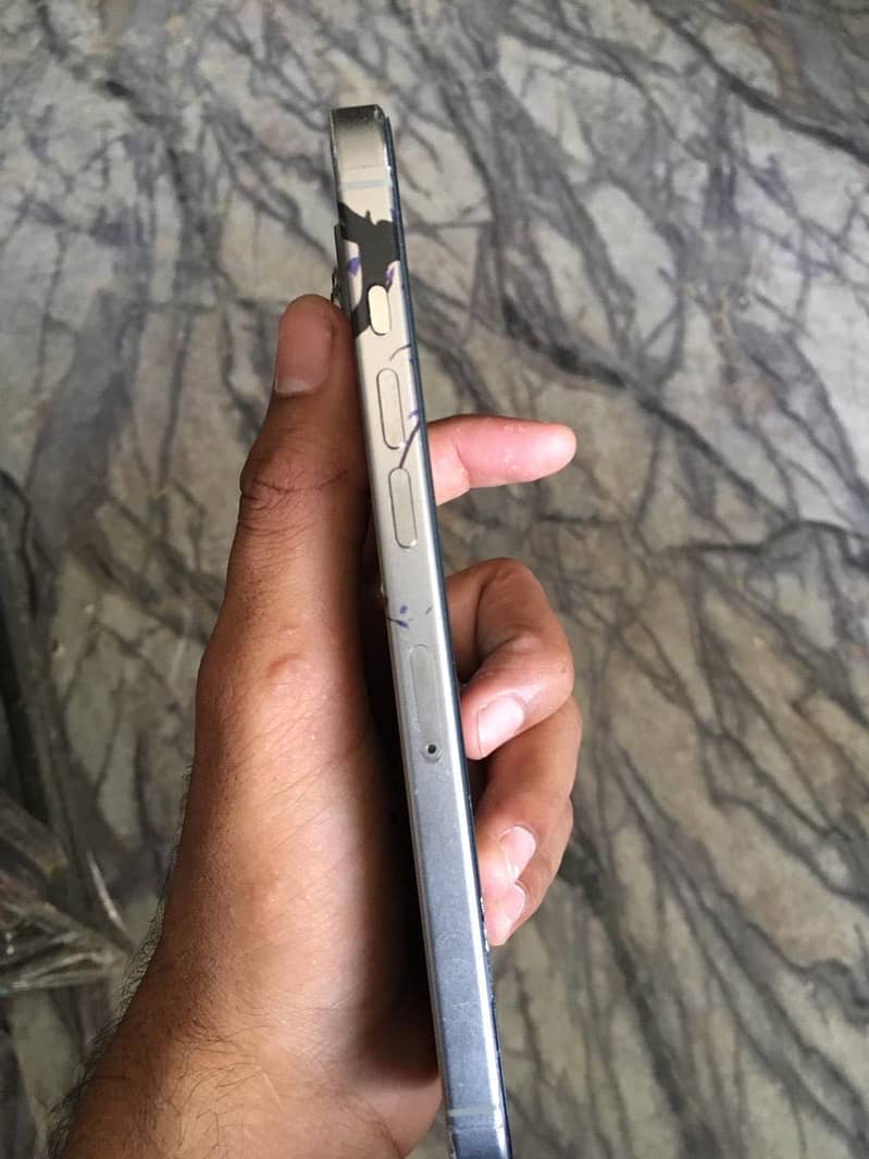 iPhone 16 pro max 1