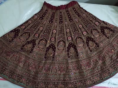 bridal lehnga and jewellery