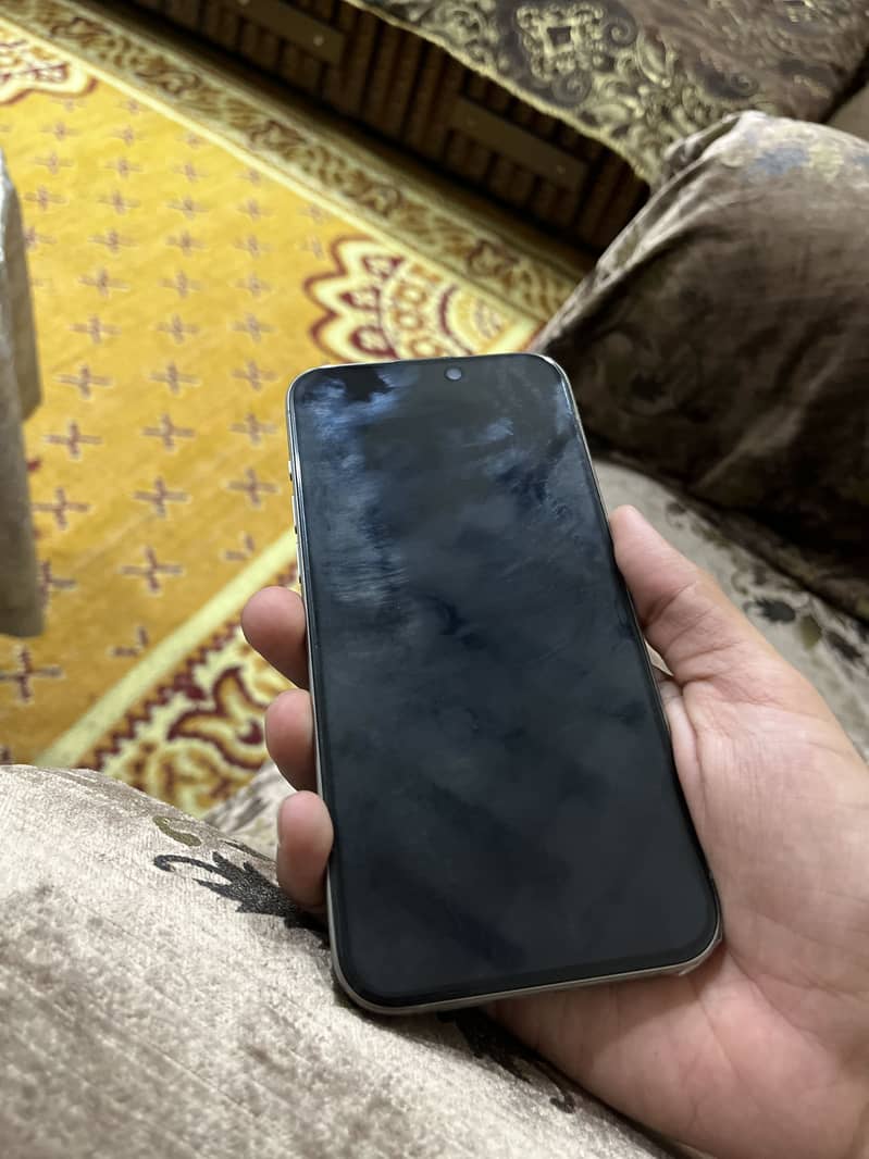 Apple iPhone 15 Pro Max 2