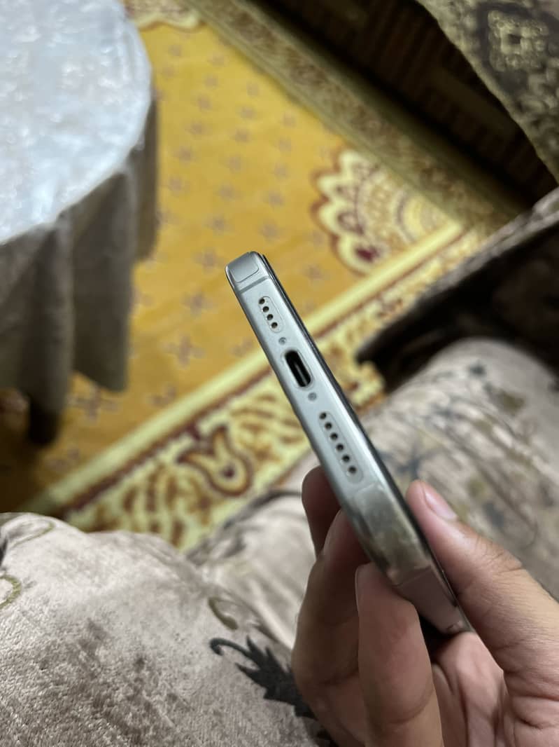 Apple iPhone 15 Pro Max 3