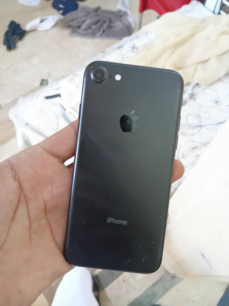 Apple iPhone 7 1