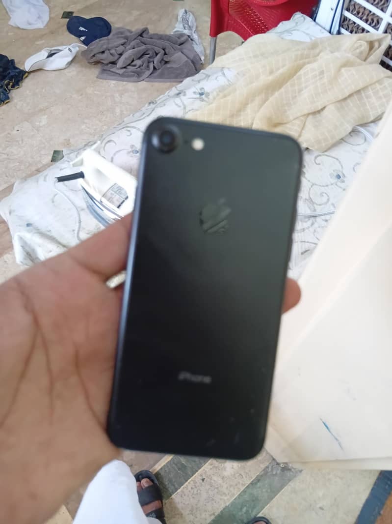 Apple iPhone 7 2