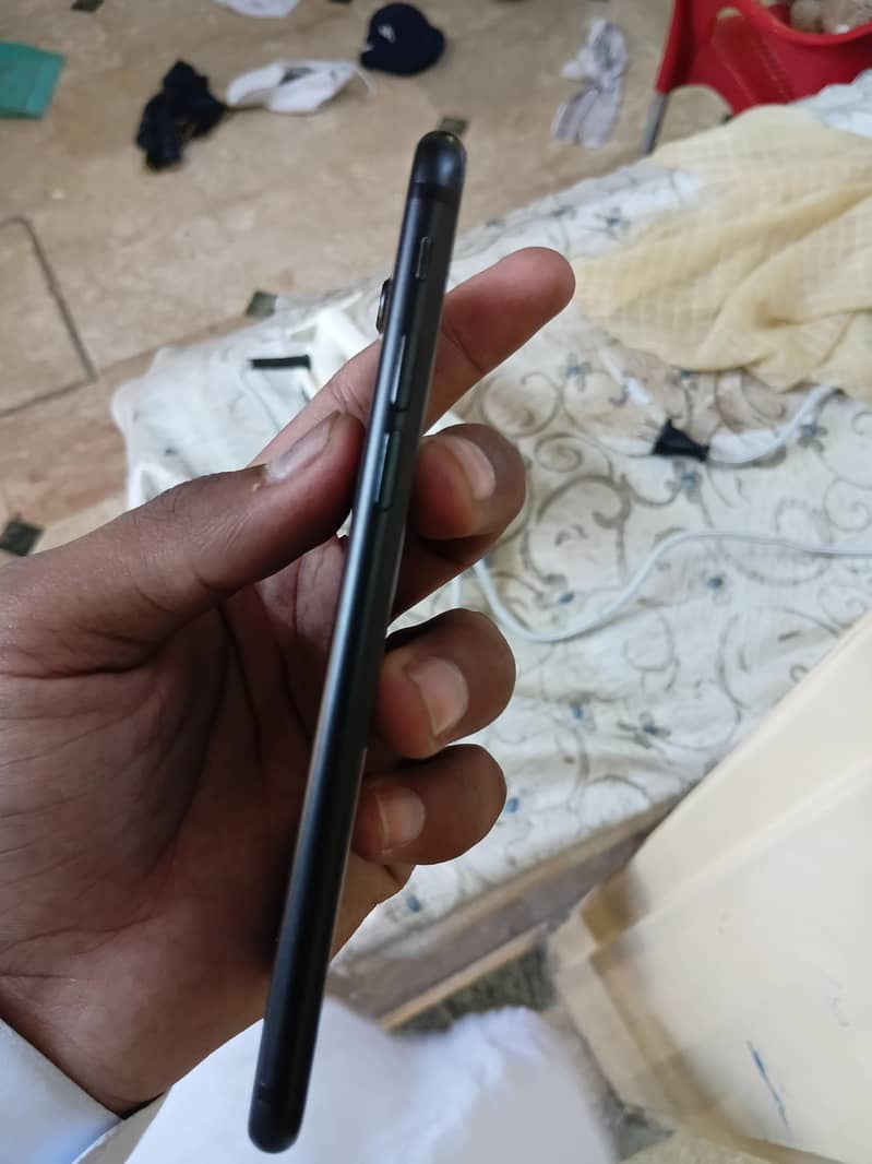 Apple iPhone 7 4