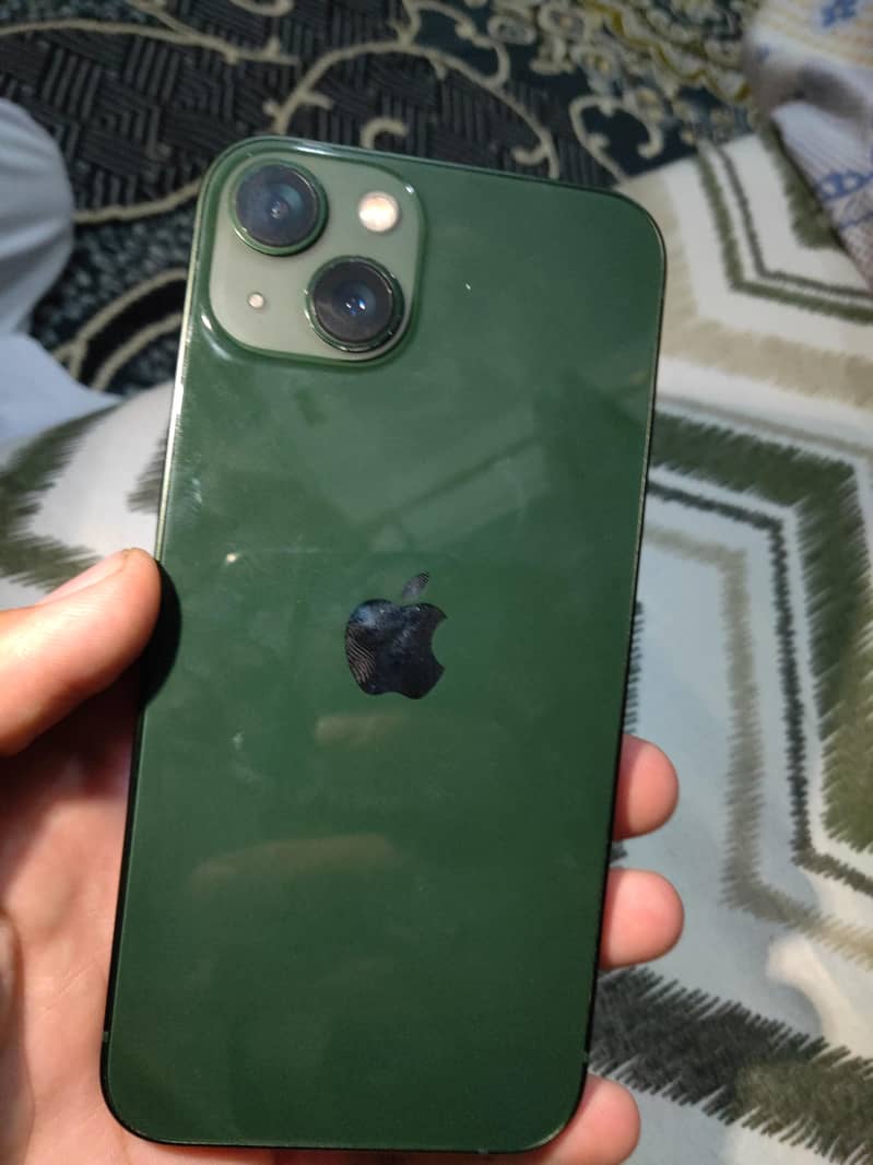 Apple iPhone 13 0