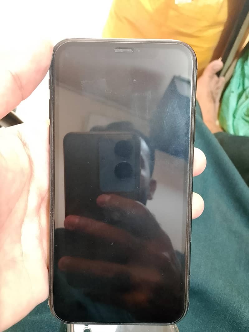 iPhone XR 3