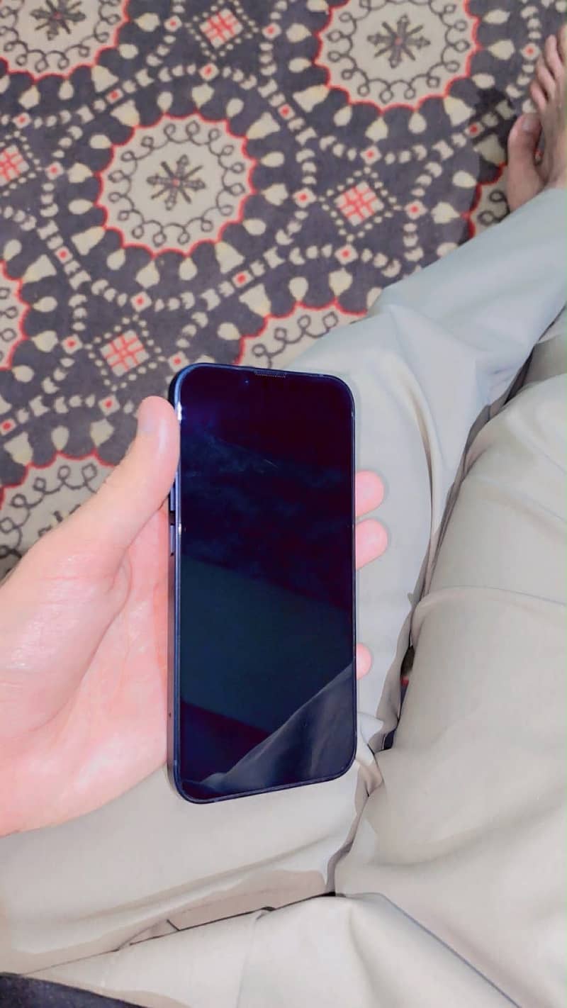 Apple iPhone 13 1
