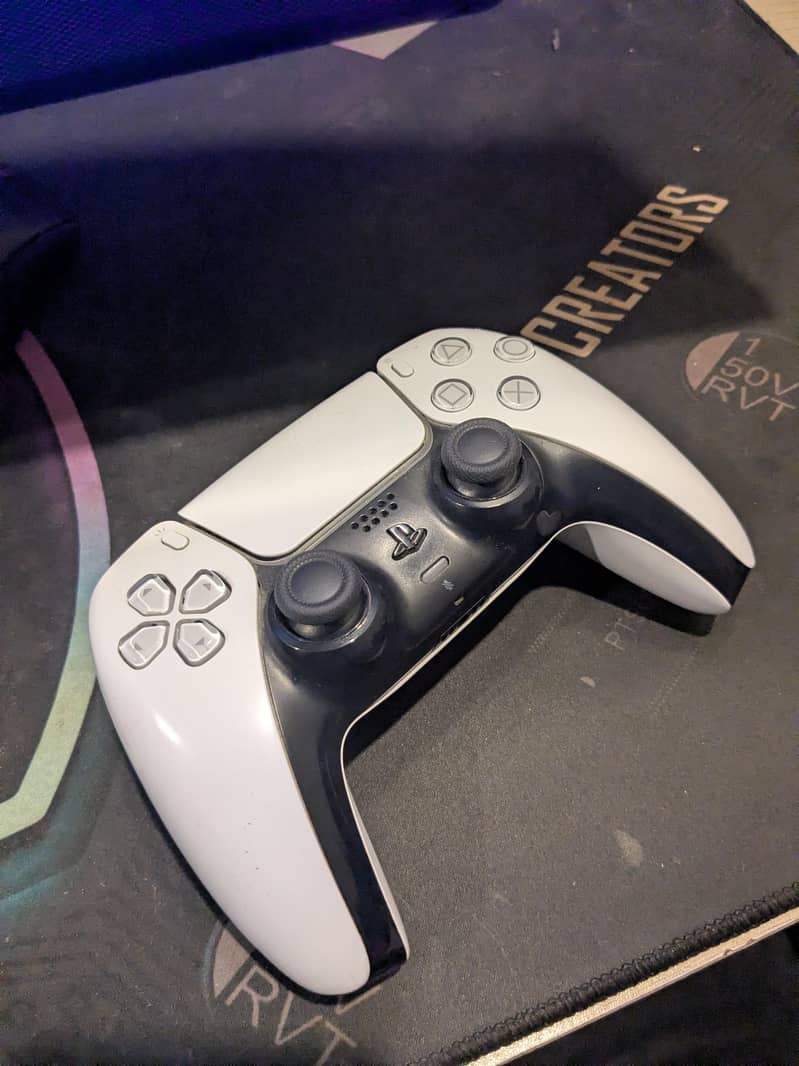 PS5 Controller 0