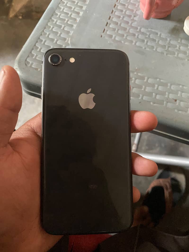 Apple iPhone 8 4