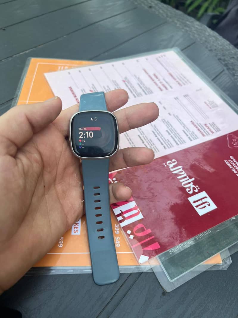 fitbit versa 4 0