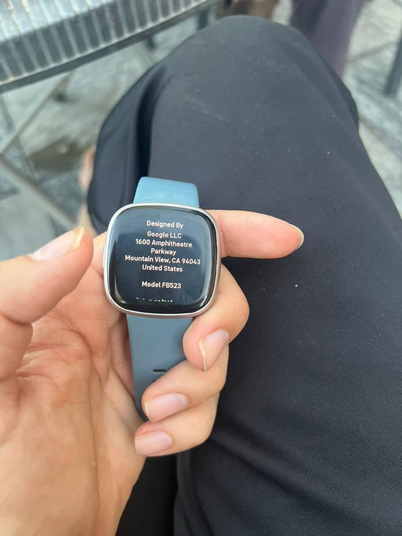 fitbit versa 4 2