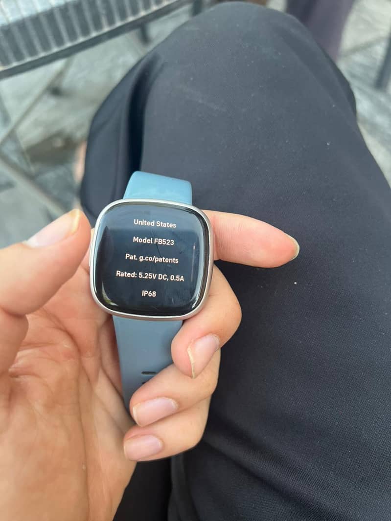 fitbit versa 4 3