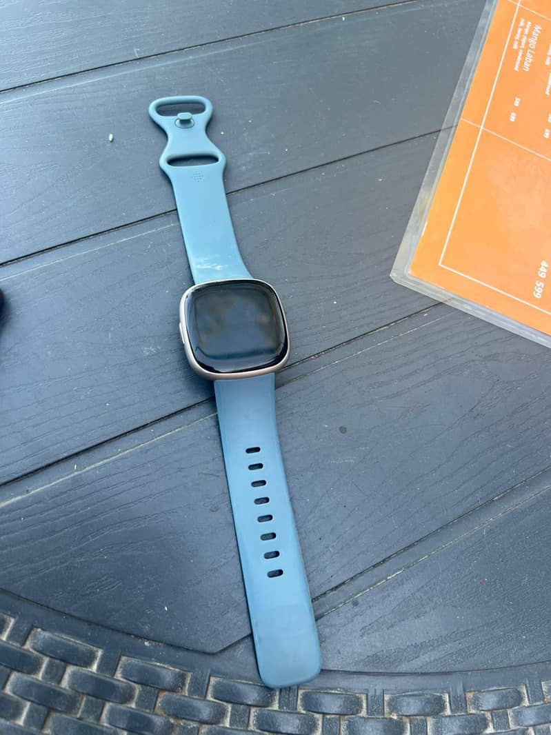 fitbit versa 4 4