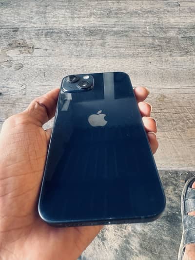 Apple iPhone 13