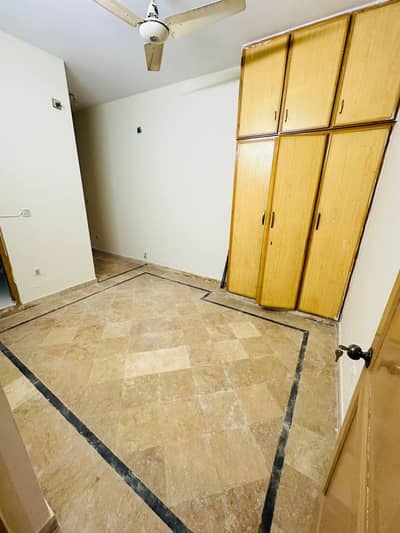 G-11 Size 5 Marla Upper Floor Portion For Rent