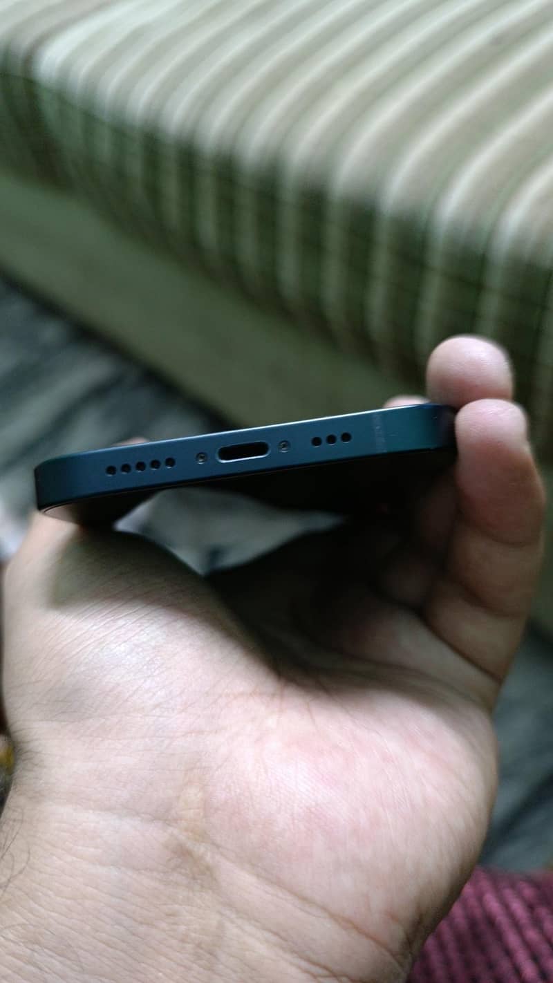Apple iPhone 13 3