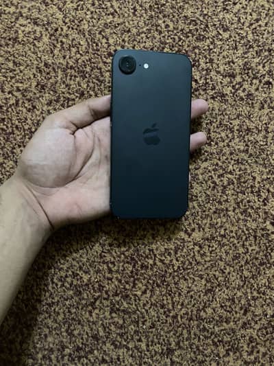 iPhone 16e