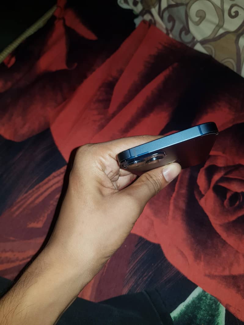 Apple iPhone 13 3
