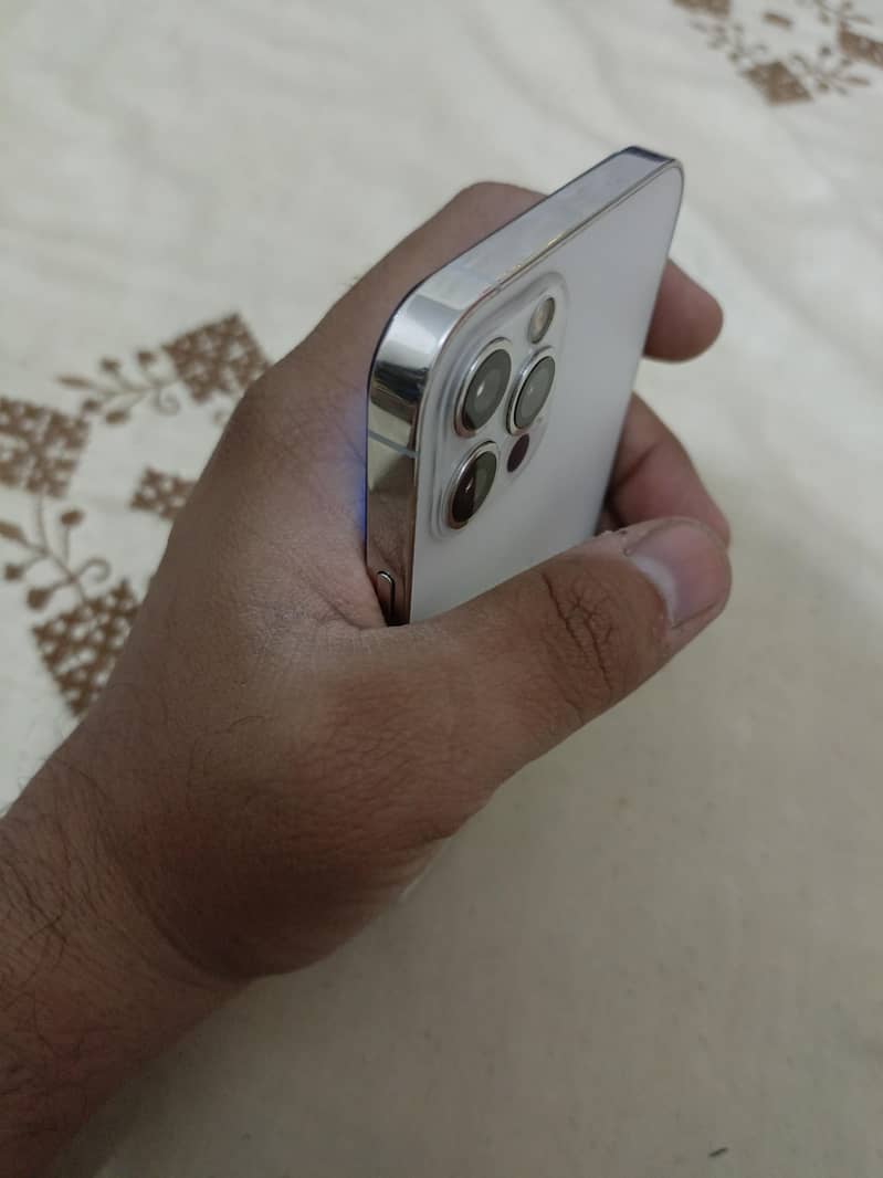 iphone 12pro 3
