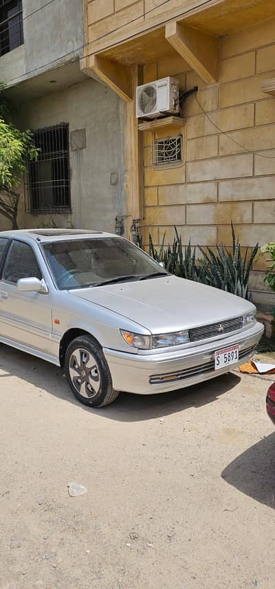 Mitsubishi Lancer 1990