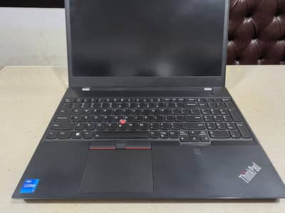 Lenovo ThinkPad T15p Gen 2 / 8 cores / 1650 max q 4 gb