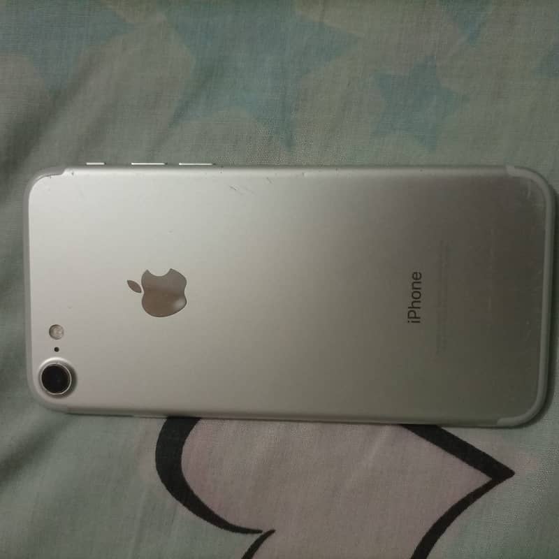 Apple iPhone 7 0