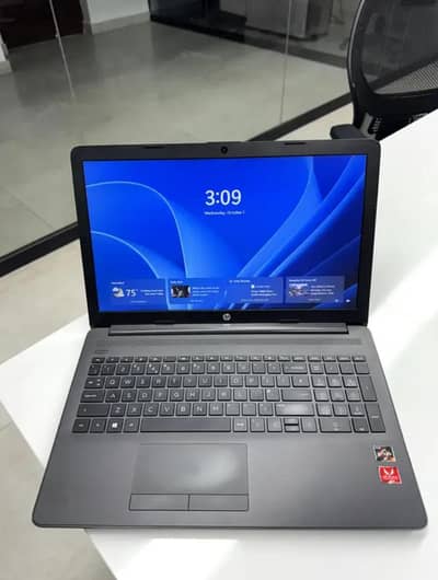 Grey HP Ryzen-3 2200U notebook G7
