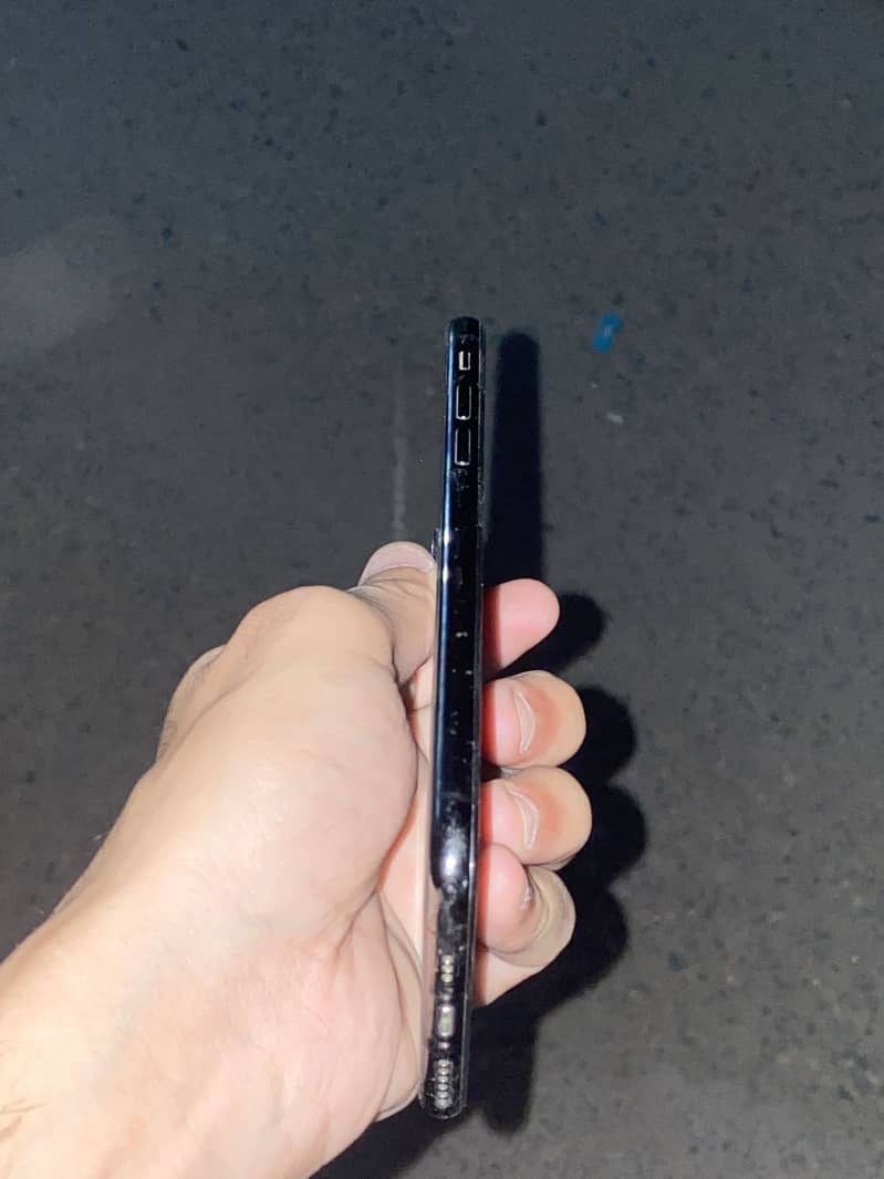 iphone xs 4