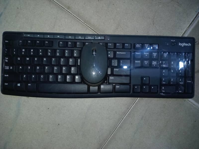 Logitech wireless keyboard +mouse 0
