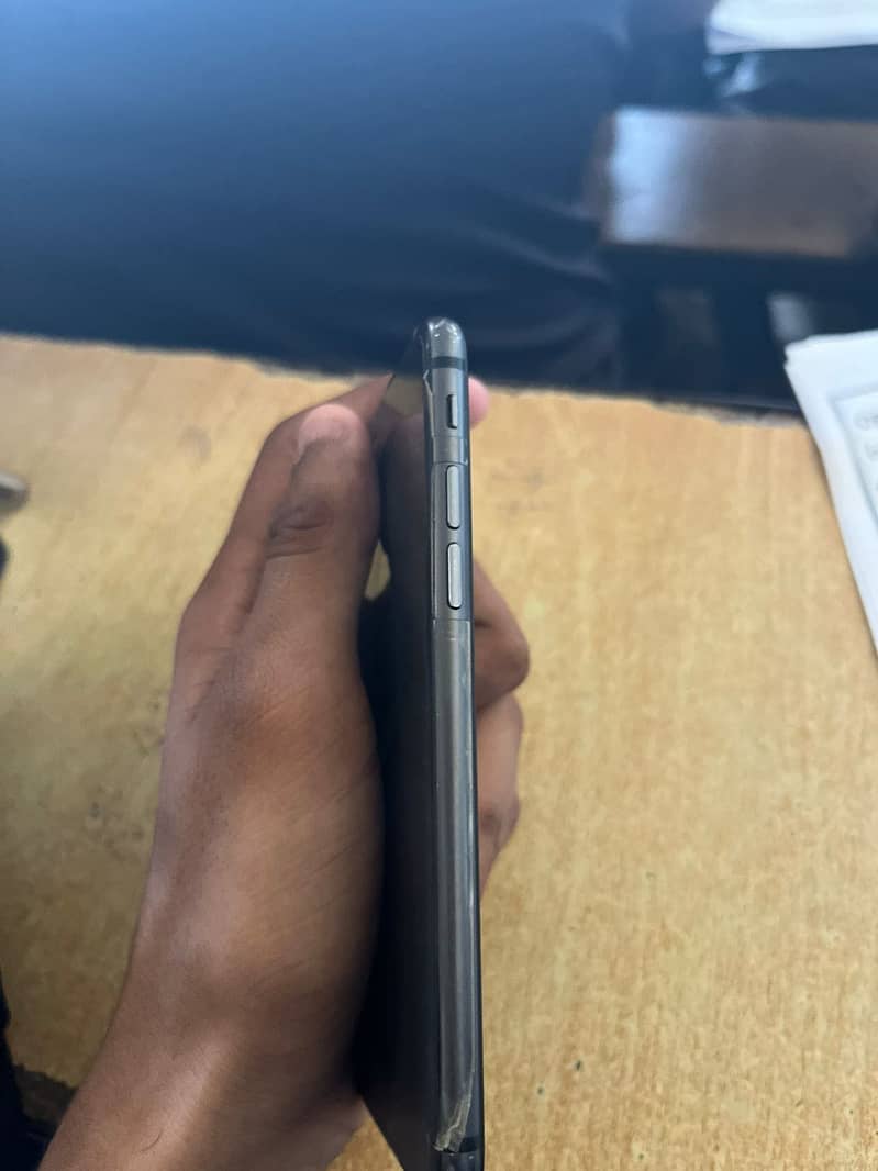 Apple iPhone 8 2