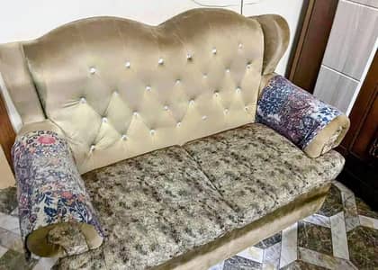 Sofa for sale heavy wood frame khin se damge nh hai