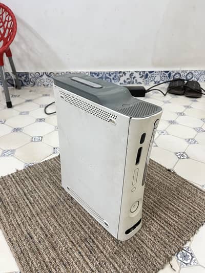 Xbox 360 with loaded 81 games