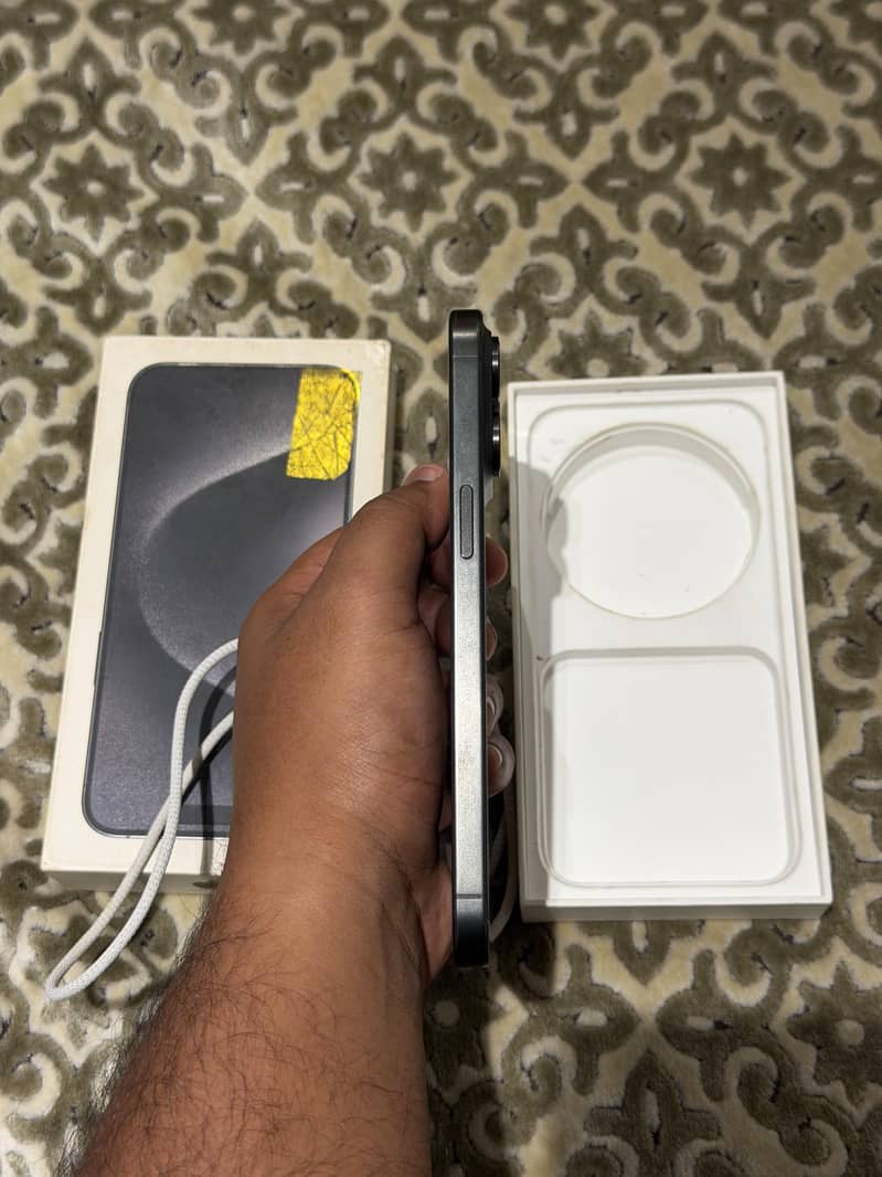 Apple iPhone 15 Pro Max 1