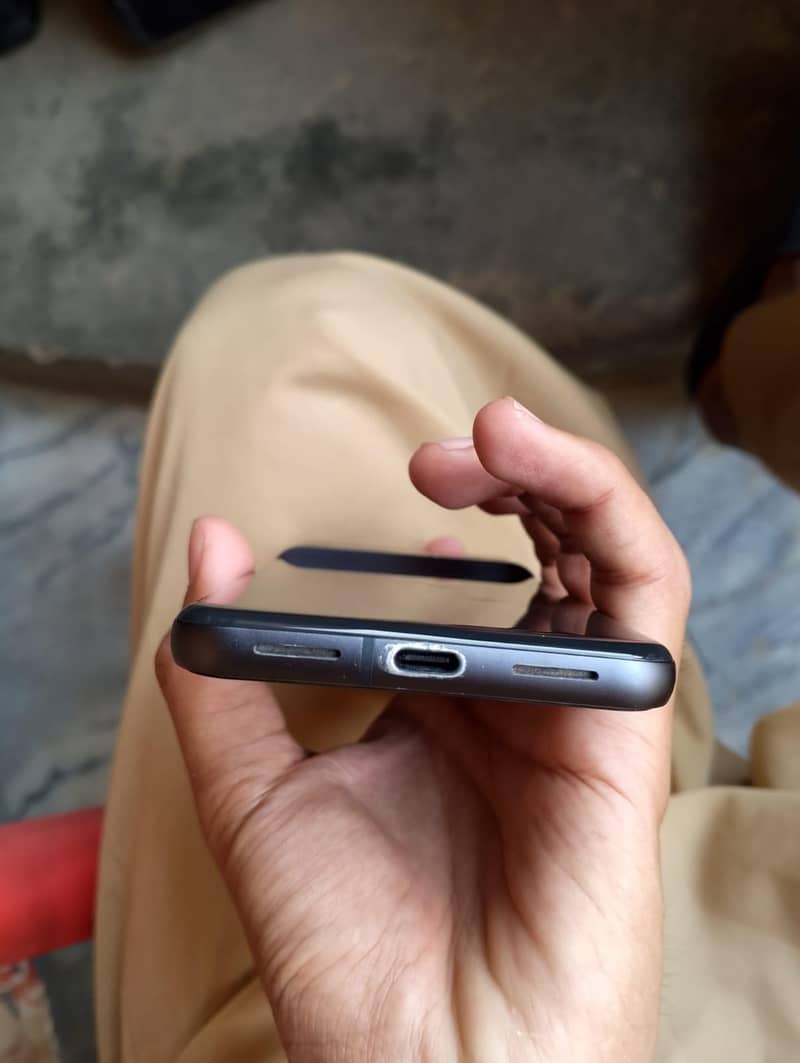 Google Pixel 8 3