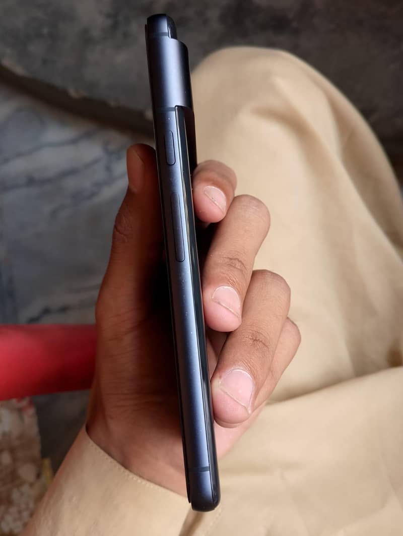 Google Pixel 8 4