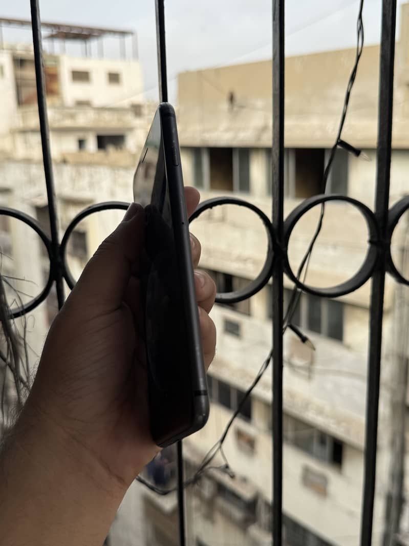 Apple iPhone 8 Plus 6