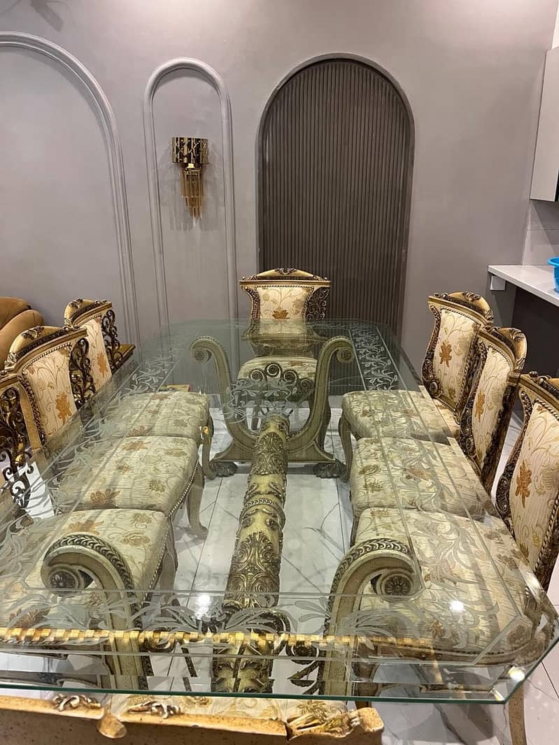 Dining Table 0