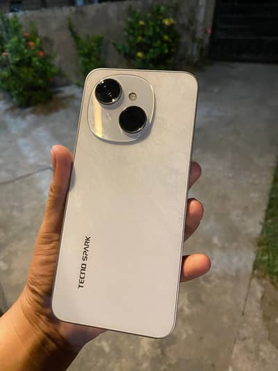Tecno Spark Go 1