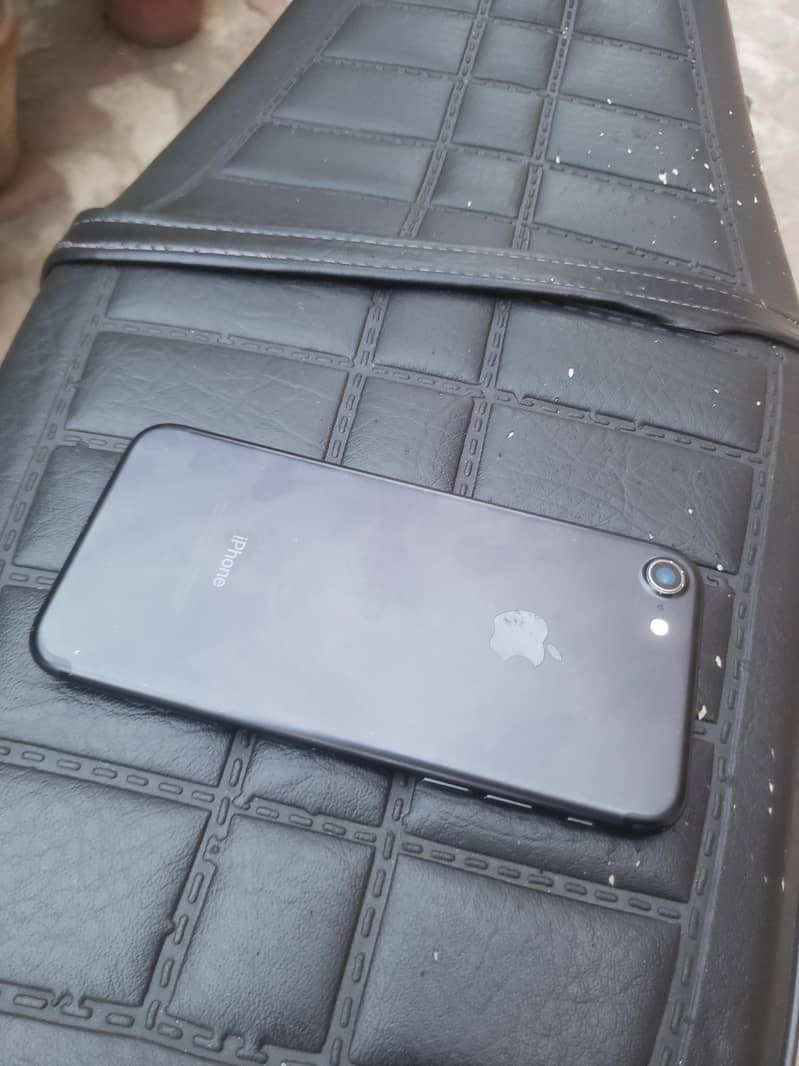 Apple iPhone 7 6