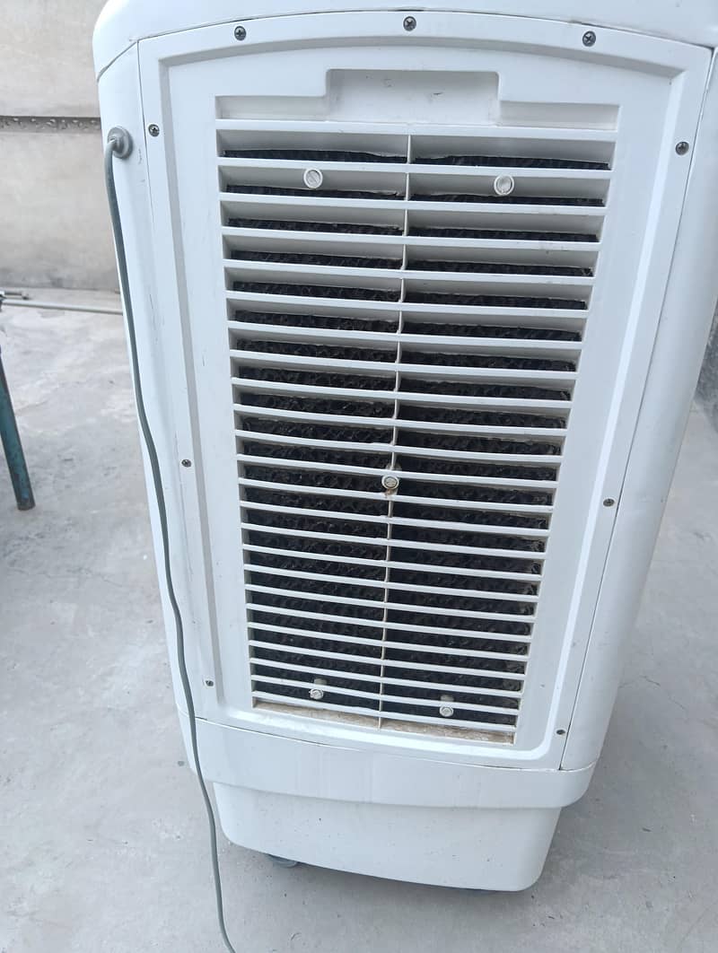 واٹر کولر برائے فروخت (بہترین کنڈیشن) 0