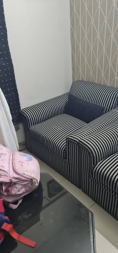 6 seater sofa set with center tabel