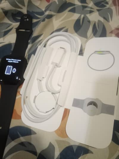 Apple watch series 11 10/10 condition