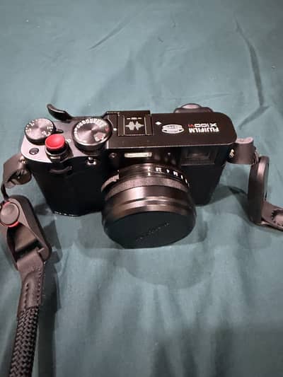 Fujifilm X100VI Black Mirrorless Camera Box Open Condition