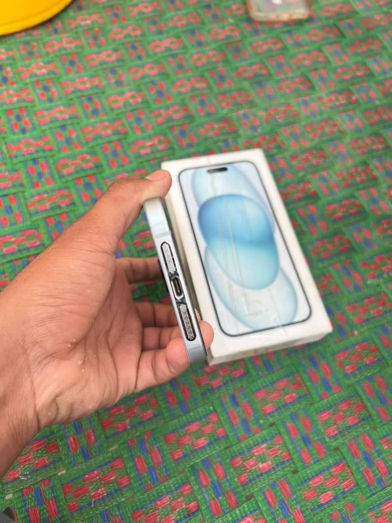 Apple iPhone 15 plus 3