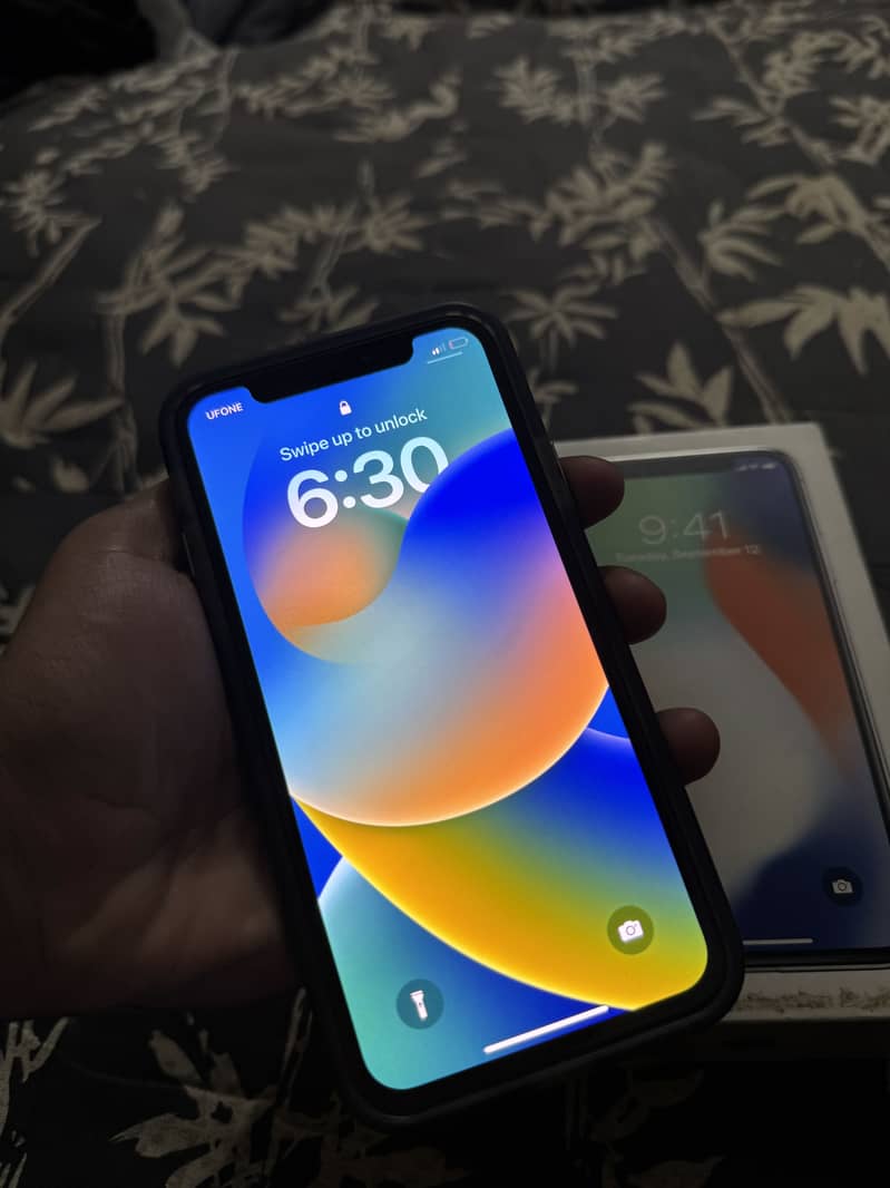 Apple iPhone X 0