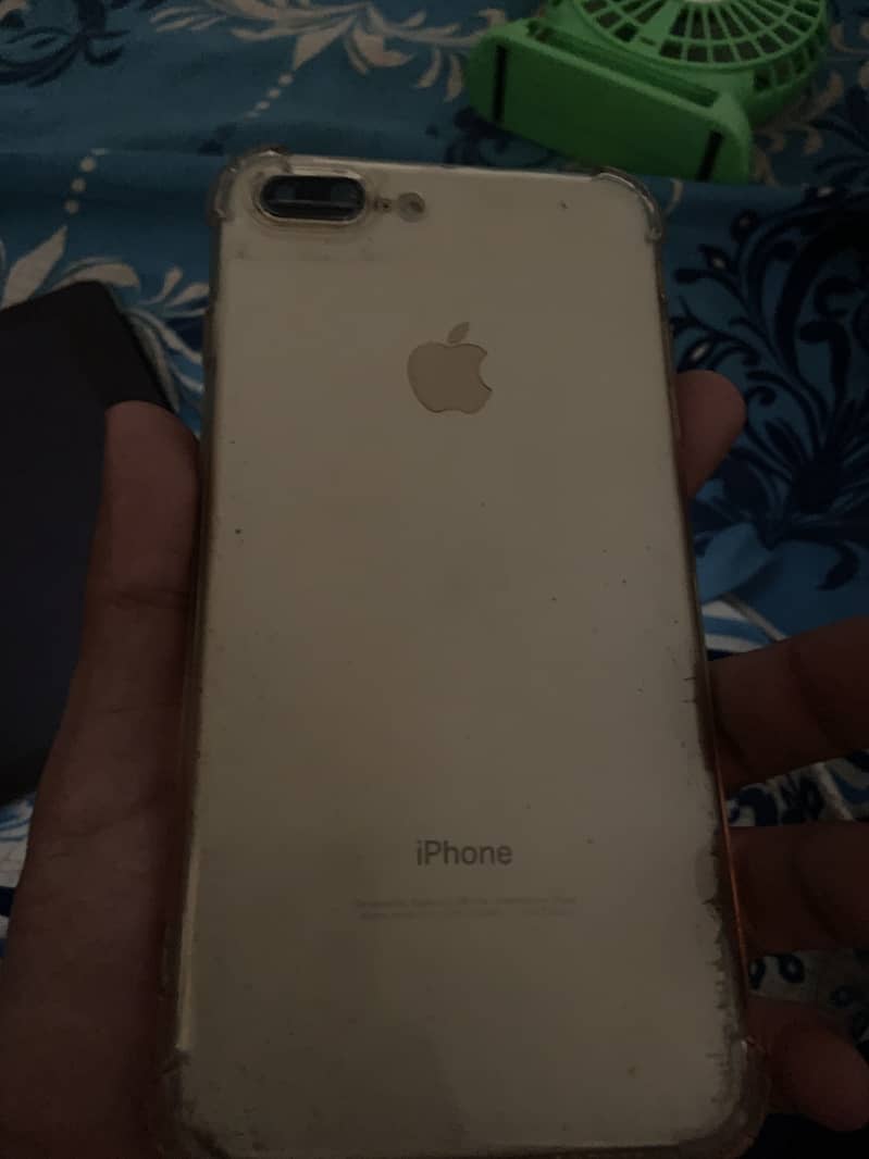 Apple iPhone 7 1